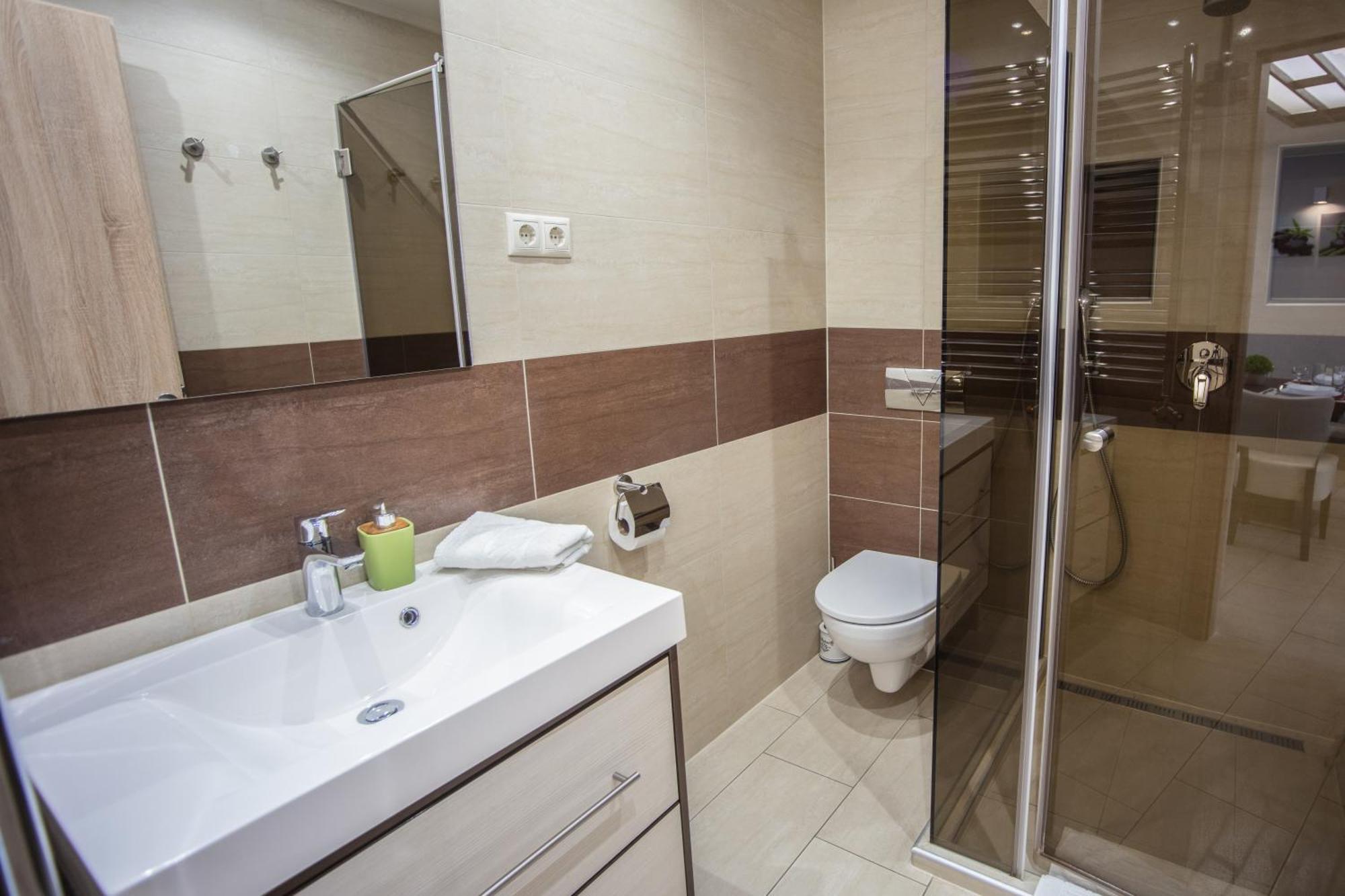 Nemeth Apartmanok Sarvar Exterior photo