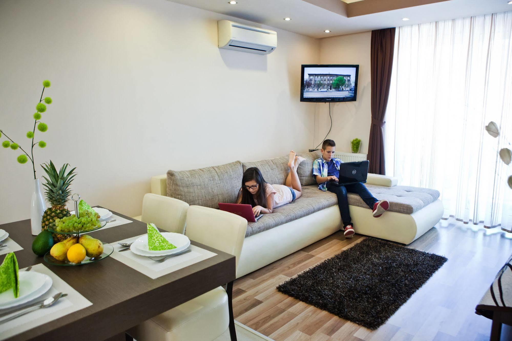 Nemeth Apartmanok Sarvar Exterior photo
